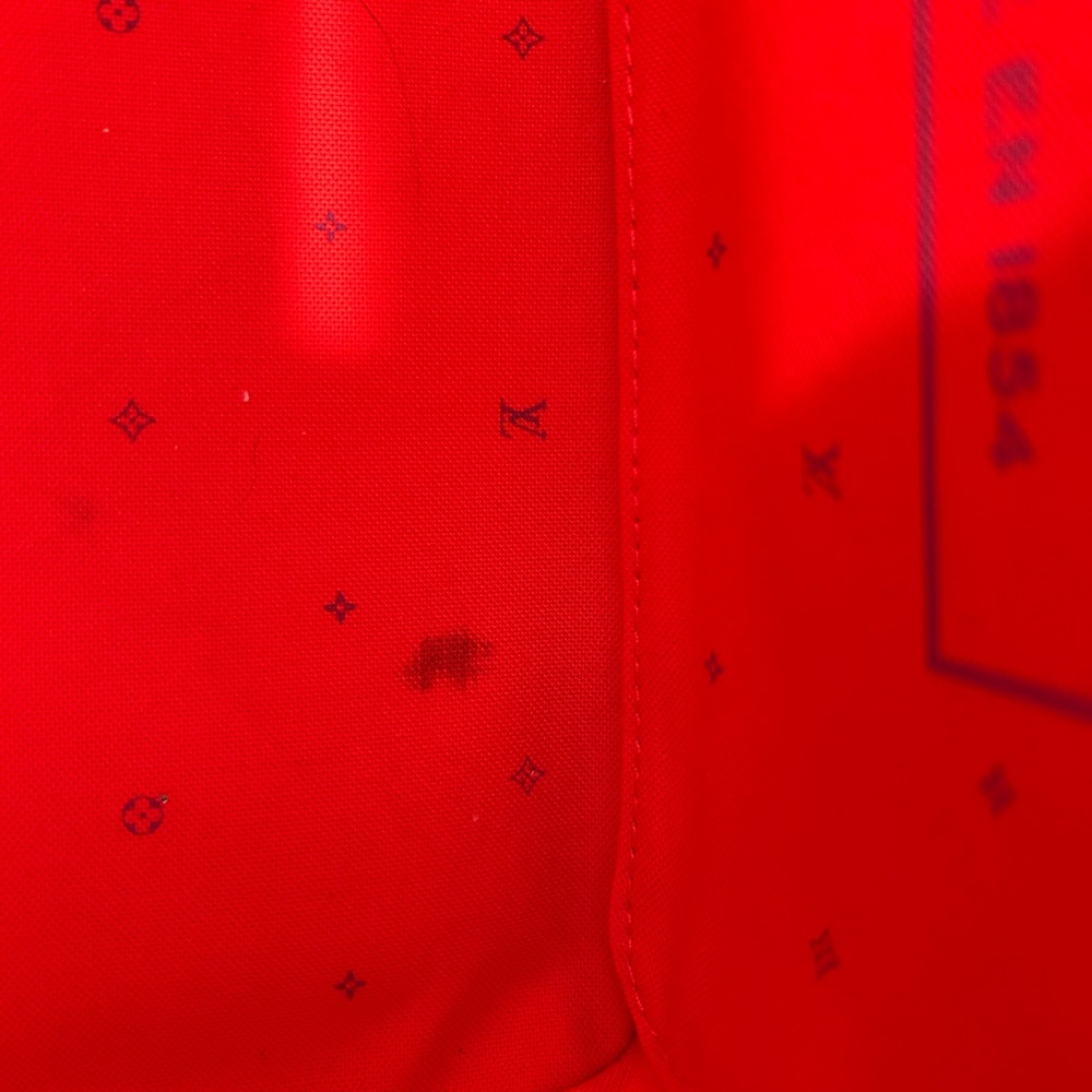 Louis Vuitton Neverfull - Picture 9 of 10